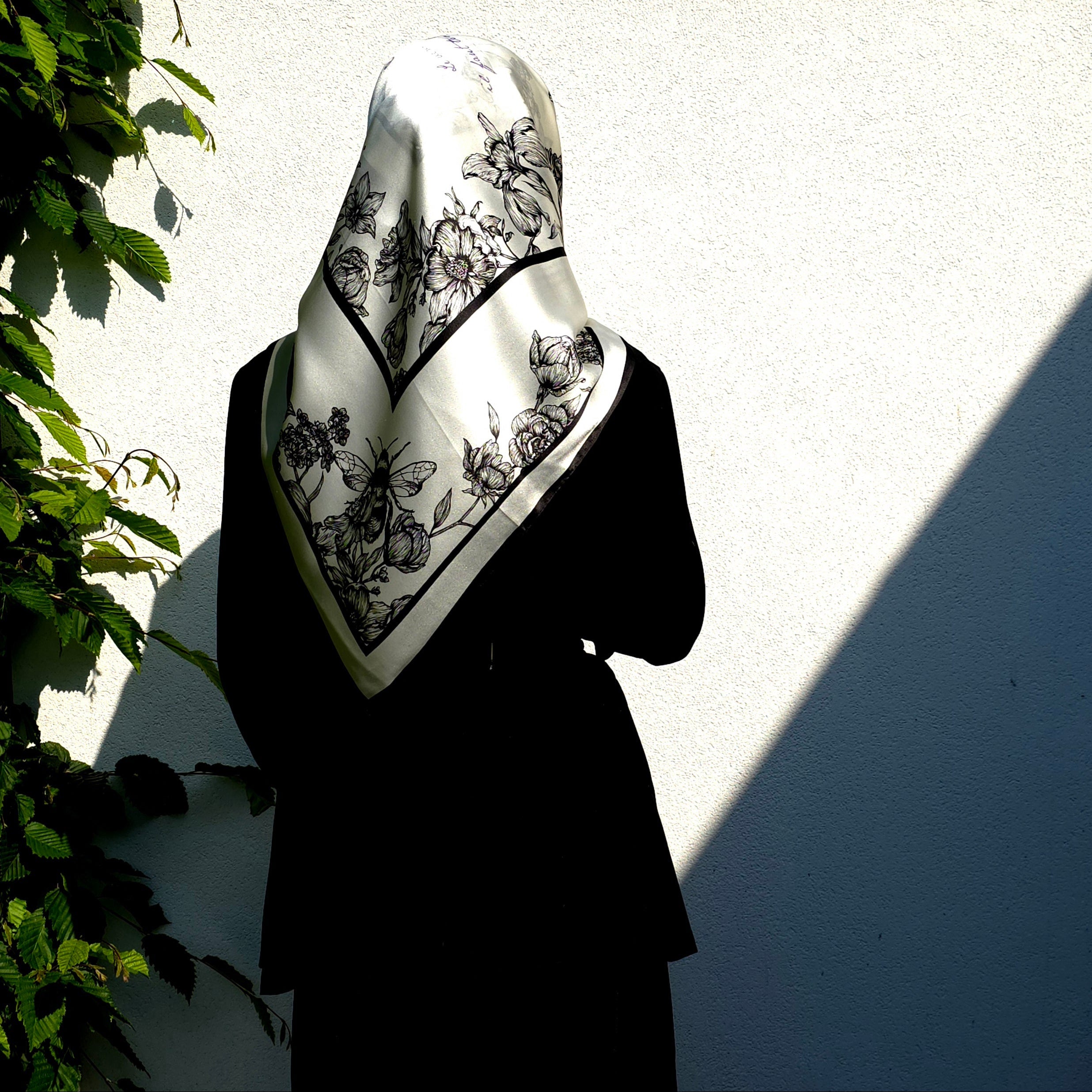 Classic Duality Silk Scarf 90